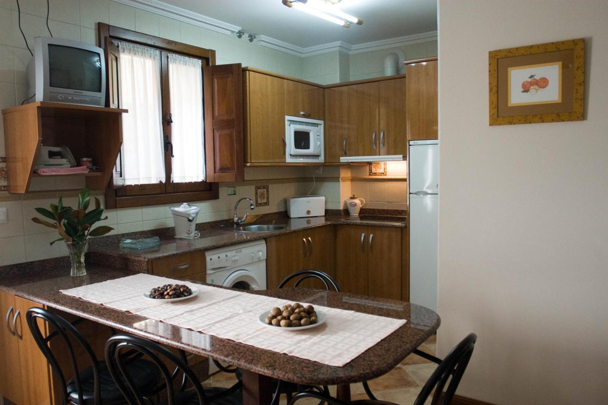 Posada Santa Eulalia Villanueva de la Pena Экстерьер фото